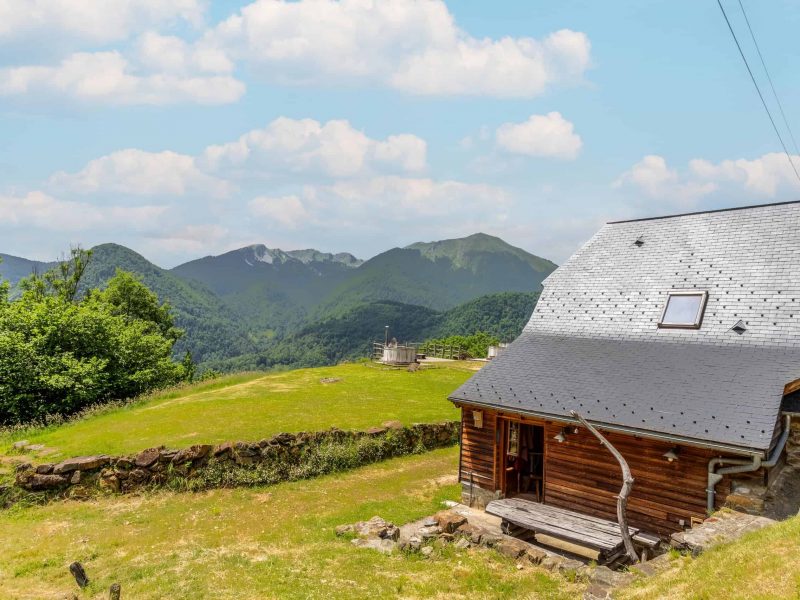 Mountain chalet with spectacular view