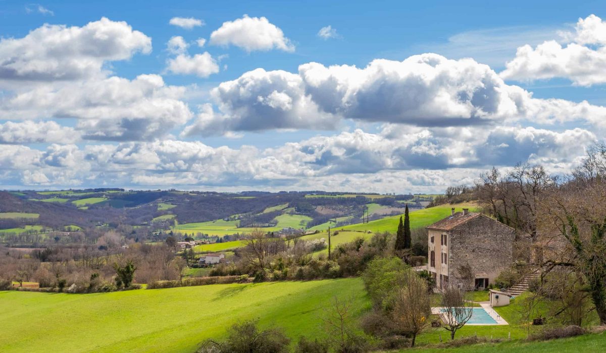 Country property with pool and view