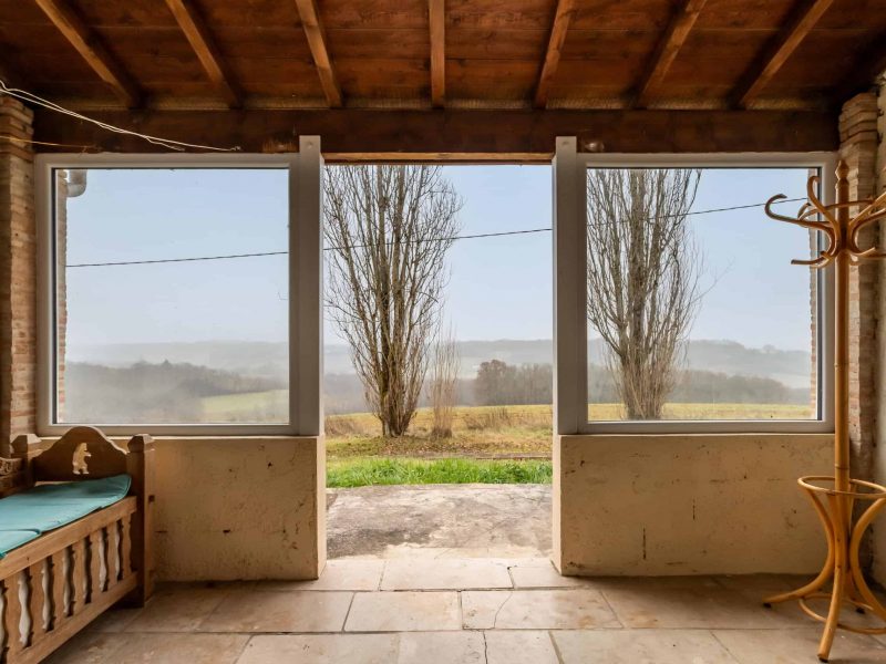 Maison de campagne avec annexe et piscine