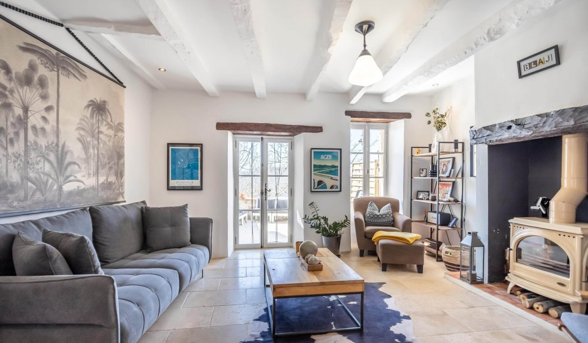 Maison de village avec dépendance et jardin