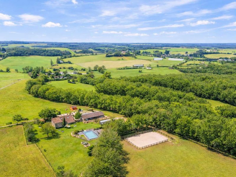 Country property with gite, stables and outbuildings