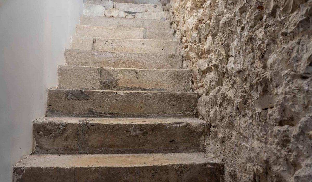 basementstairs-1-wmc659