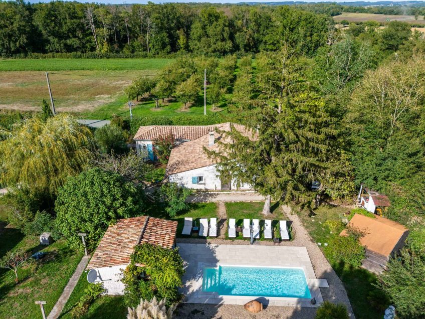 Country house with pool and annexe