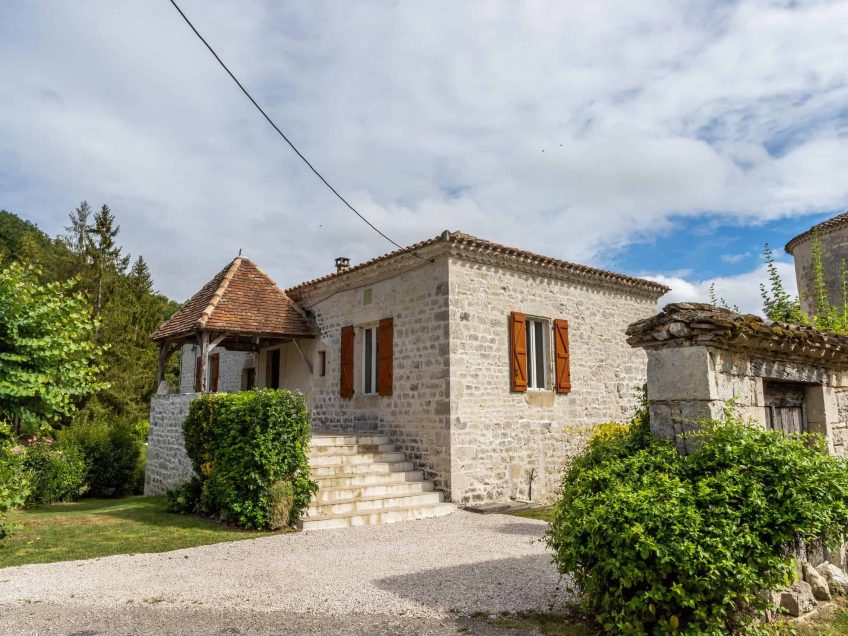 Stone property in a village near Lauzerte
