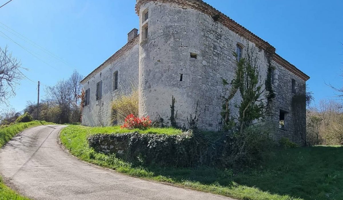 Country house with annexe, barn and view