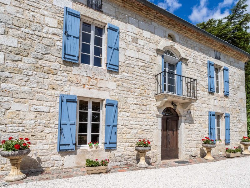 front-close-5-WMC621