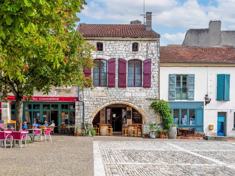 Stone property in the main square of Lauzerte