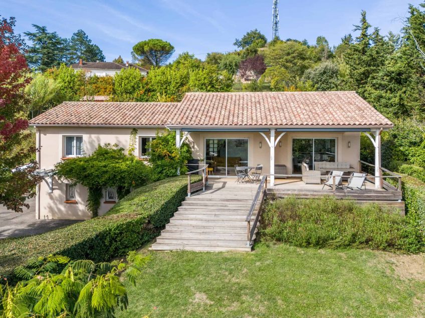 Country house with pool and annexe