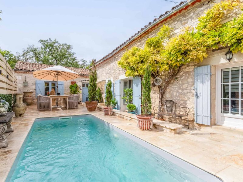 Country house with pool