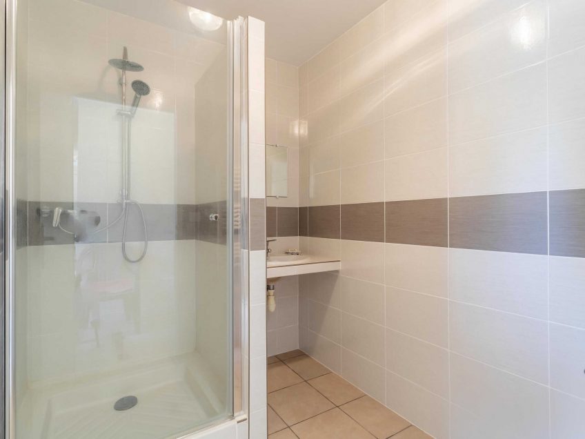 shower-1-wmc601