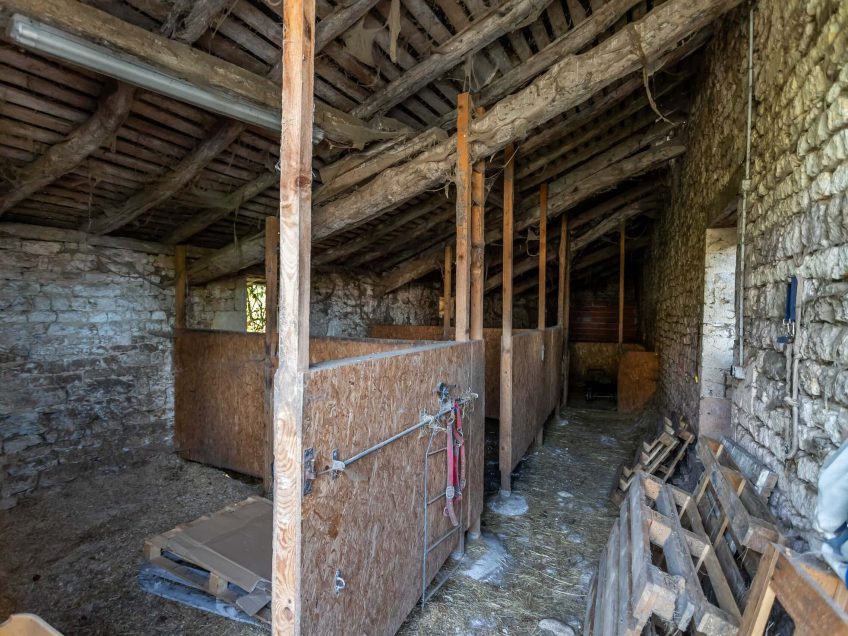 stables-3-wmc638