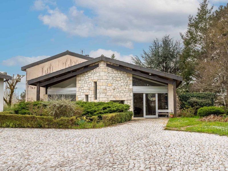 Propriété de village avec gîte/annexe